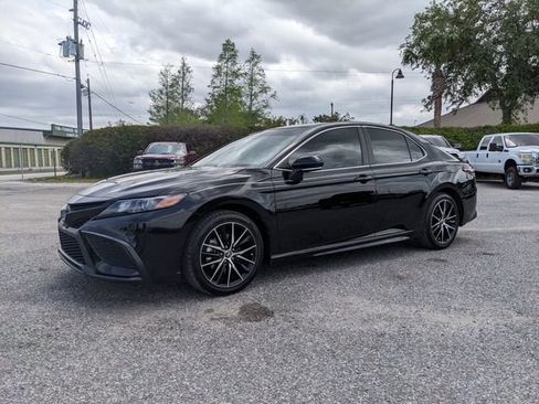 Used 2024 Toyota Camry SE image 8