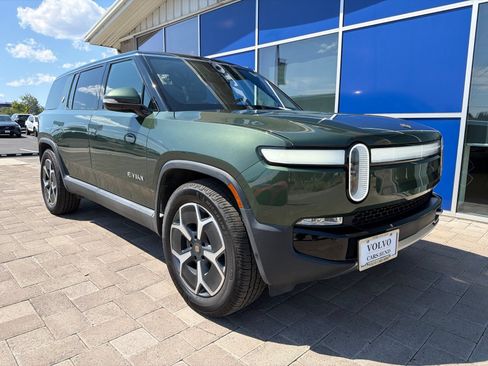 Used 2024 Rivian R1S Adventure Dual AWD/4WD image 3