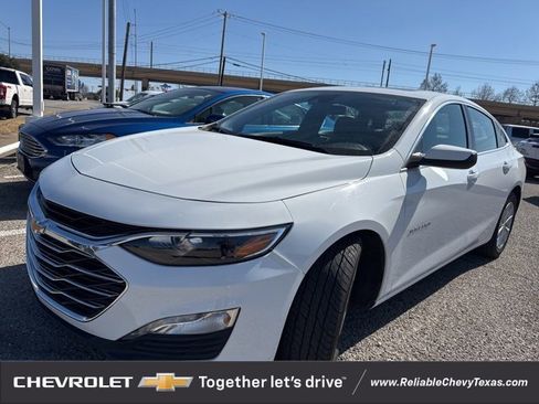 Used 2024 Chevrolet Malibu LT image 3