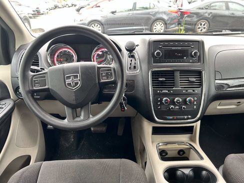 Used 2013 Dodge Grand Caravan SXT FWD image 8