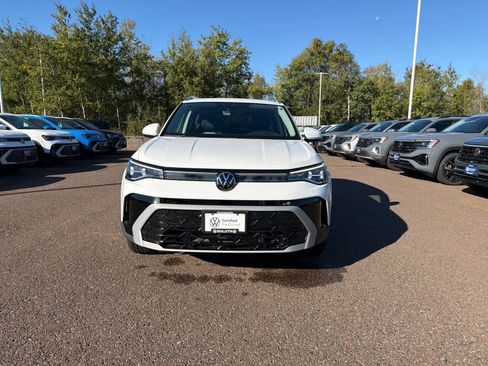 Certified 2025 Volkswagen Taos SEL image 7