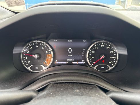 Used 2021 Jeep Renegade Latitude w/ Sun & Sound Group AWD/4WD image 16