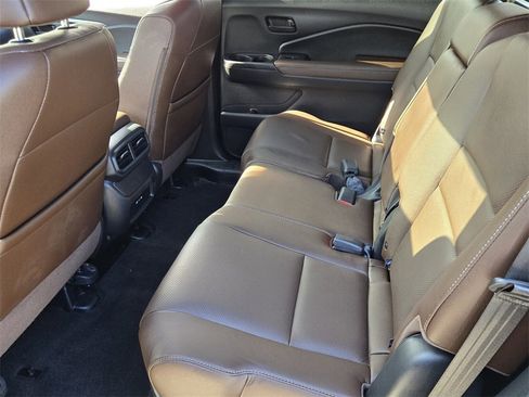 Certified 2025 Honda Passport EX-L image 12