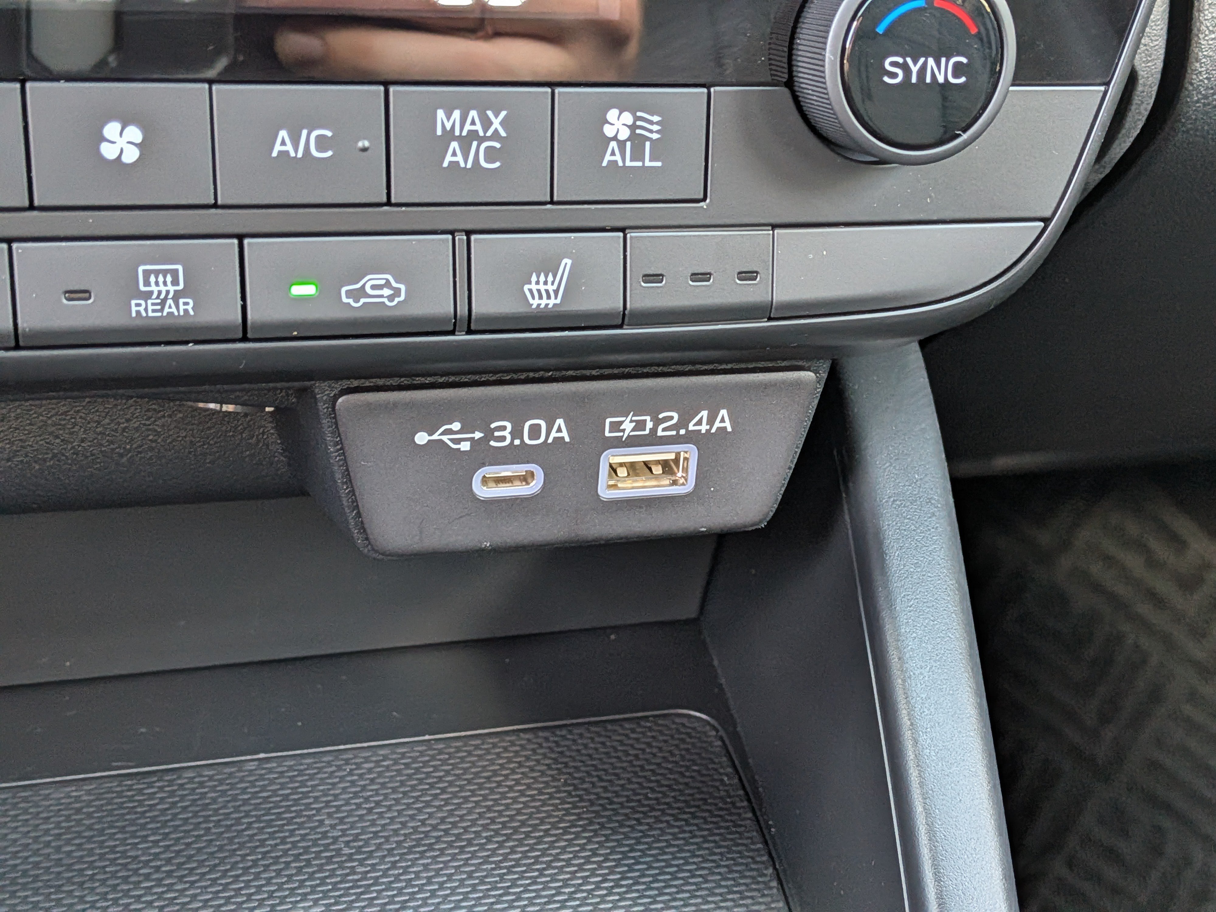 Certified 2026 Subaru Outback Premium AWD/4WD image 32