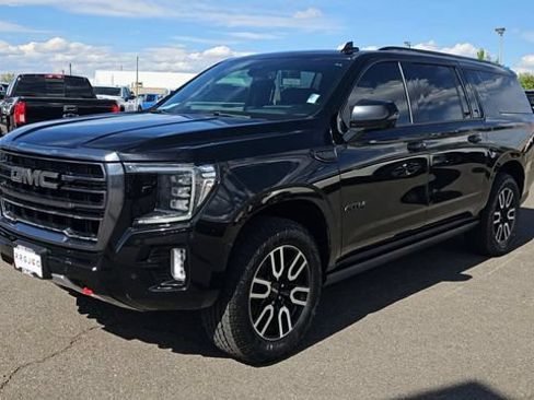 Used 2021 GMC Yukon XL AT4 w/ AT4 Premium Plus Package AWD/4WD image 5