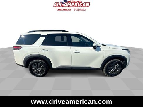 Used 2024 Nissan Pathfinder SV image 9