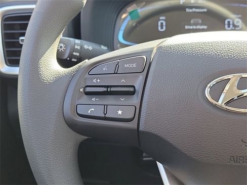New 2026 Hyundai Venue SE image 5
