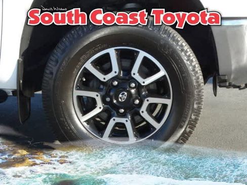 Used 2015 Toyota Tundra Limited image 9