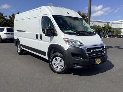 New 2026 RAM ProMaster 2500 w/ Quick Order Package 22G SLT image 2