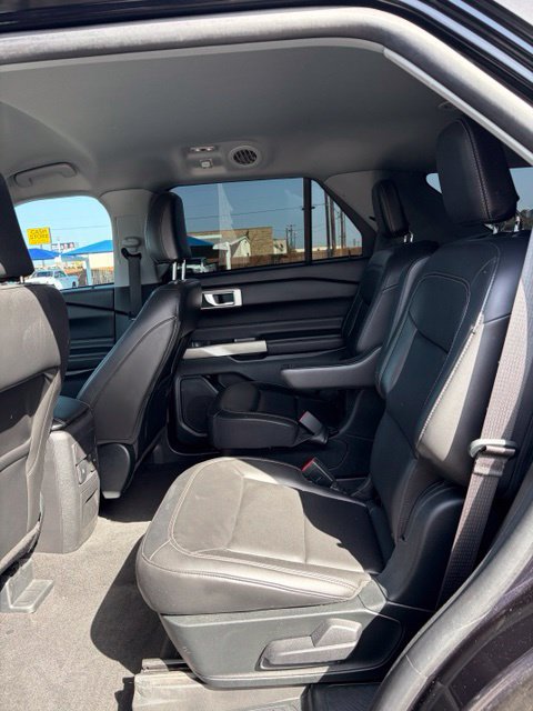 Used 2023 Ford Explorer XLT w/ Equipment Group 202A RWD image 13