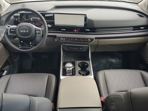 New 2026 Kia Carnival EX image 11