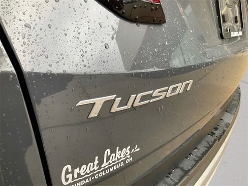 Certified 2025 Hyundai Tucson SE image 10
