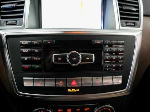 Used 2014 Mercedes-Benz GL 550 4MATIC image 19