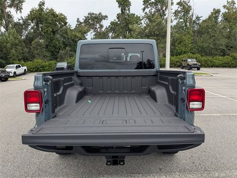 New 2025 Jeep Gladiator Sport w/ Premium Package image 13