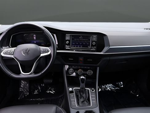 Certified 2024 Volkswagen Jetta SE FWD image 16