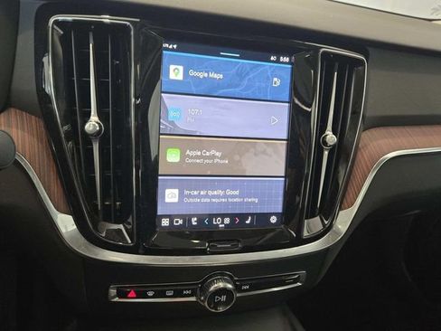 Used 2025 Volvo S60 B5 Plus image 20