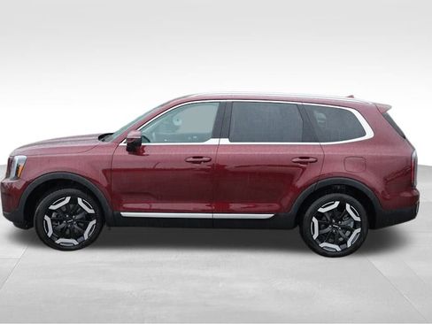 Certified 2024 Kia Telluride EX image 9