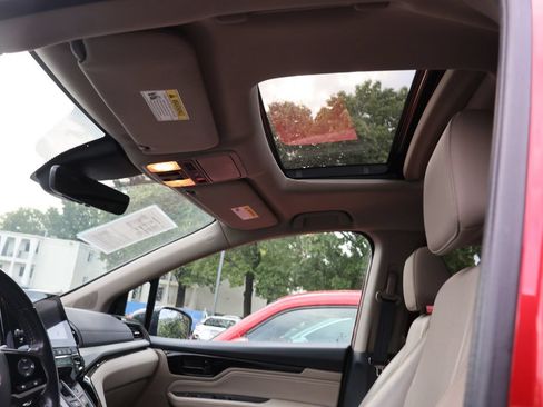 Used 2023 Honda Odyssey Touring image 10