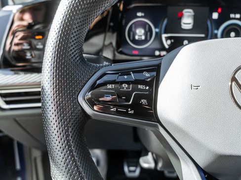 Used 2024 Volkswagen Golf R 4-Door image 22