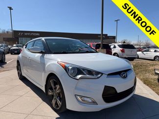 Used 2017 Hyundai Veloster Value Edition video 1
