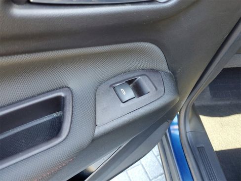 Certified 2022 Chevrolet Equinox RS w/ Infotainment Package image 14