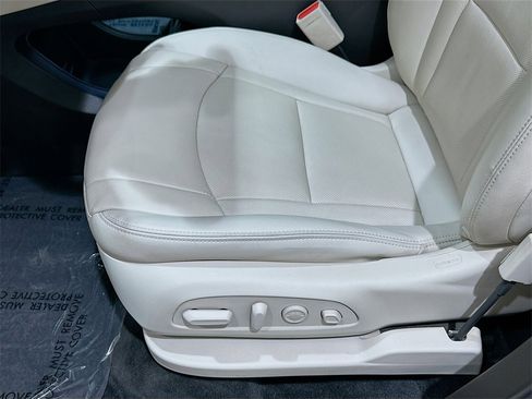 Used 2023 Buick Enclave Premium image 20