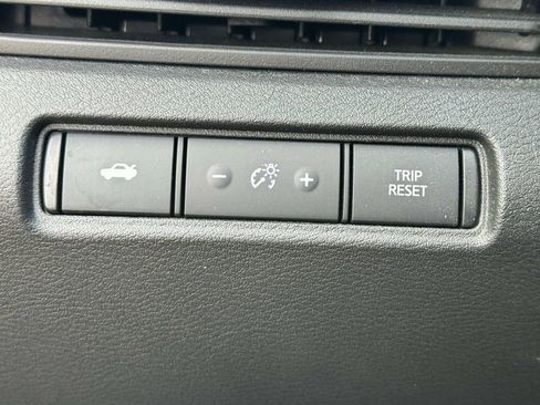 Used 2025 Nissan Altima 2.5 S FWD image 18
