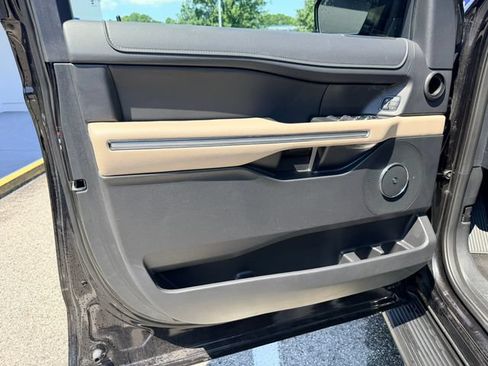 Used 2024 Ford Expedition Max Limited AWD/4WD image 10