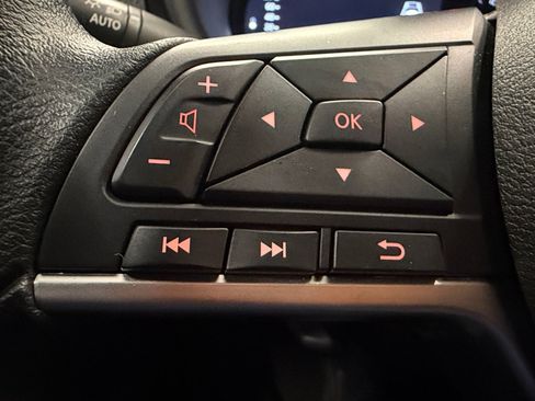 Used 2023 Nissan Kicks SV FWD image 17