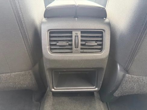 Used 2024 Nissan Rogue S FWD image 30