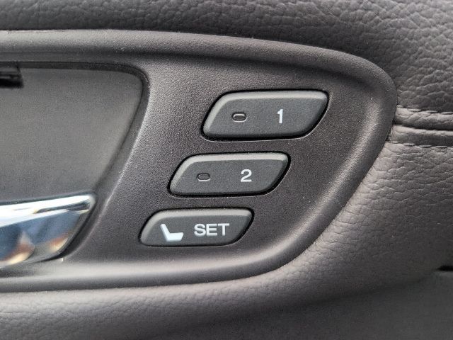 Used 2015 Acura RDX w/ Technology Package AWD/4WD image 16
