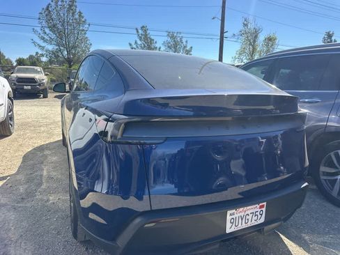 Used 2026 Tesla Model Y 2WD image 5