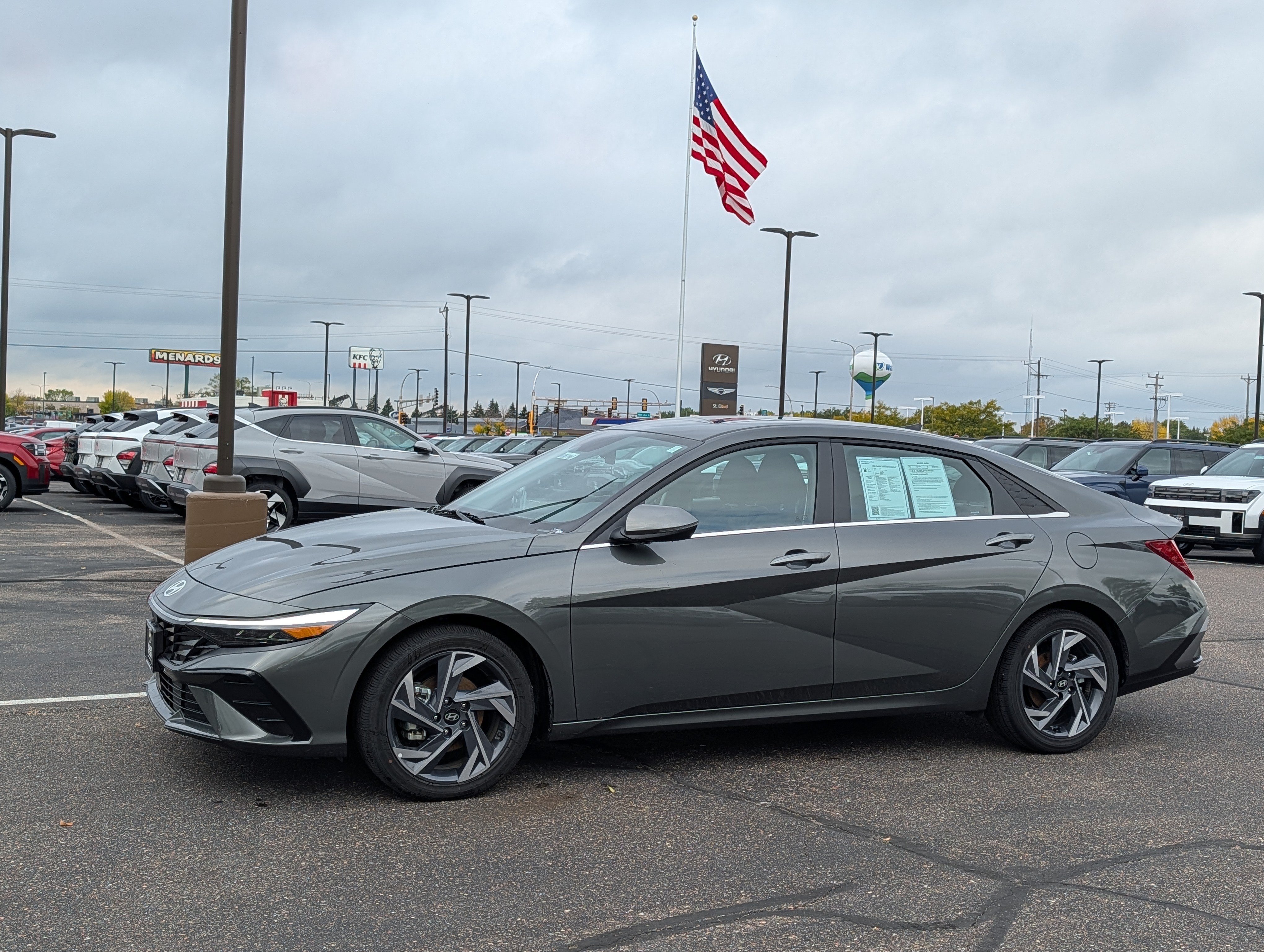 Used 2026 Hyundai Elantra Limited FWD image 1