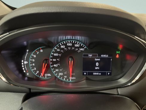 Used 2021 Chevrolet Trax LT w/ LT Convenience Package image 19