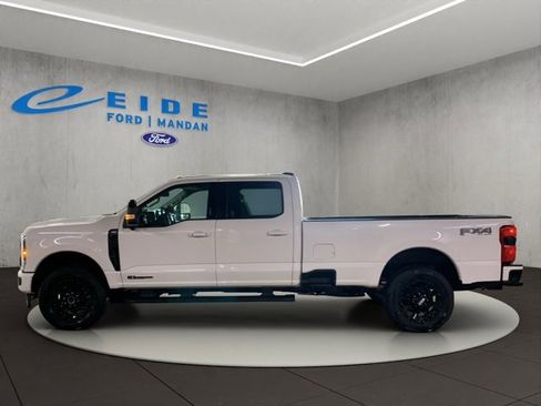 New 2026 Ford F350 Lariat w/ Black Appearance Package image 3