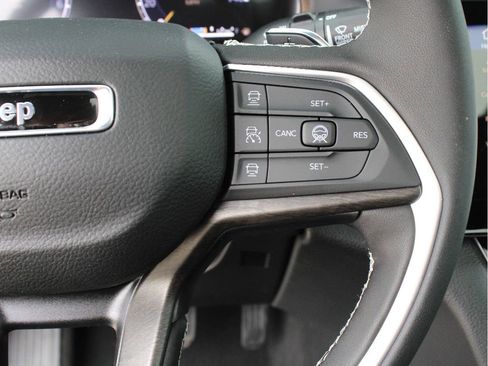 New 2026 Jeep Grand Cherokee L 4WD image 17