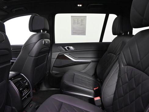 Used 2025 BMW X7 xDrive40i w/ M Sport Package image 21