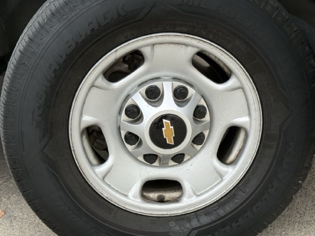 Used 2025 Chevrolet Silverado 2500 W/T w/ WT/CX Safety Package AWD/4WD image 11