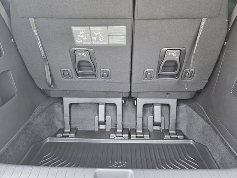 New 2026 Kia Carnival EX FWD image 22