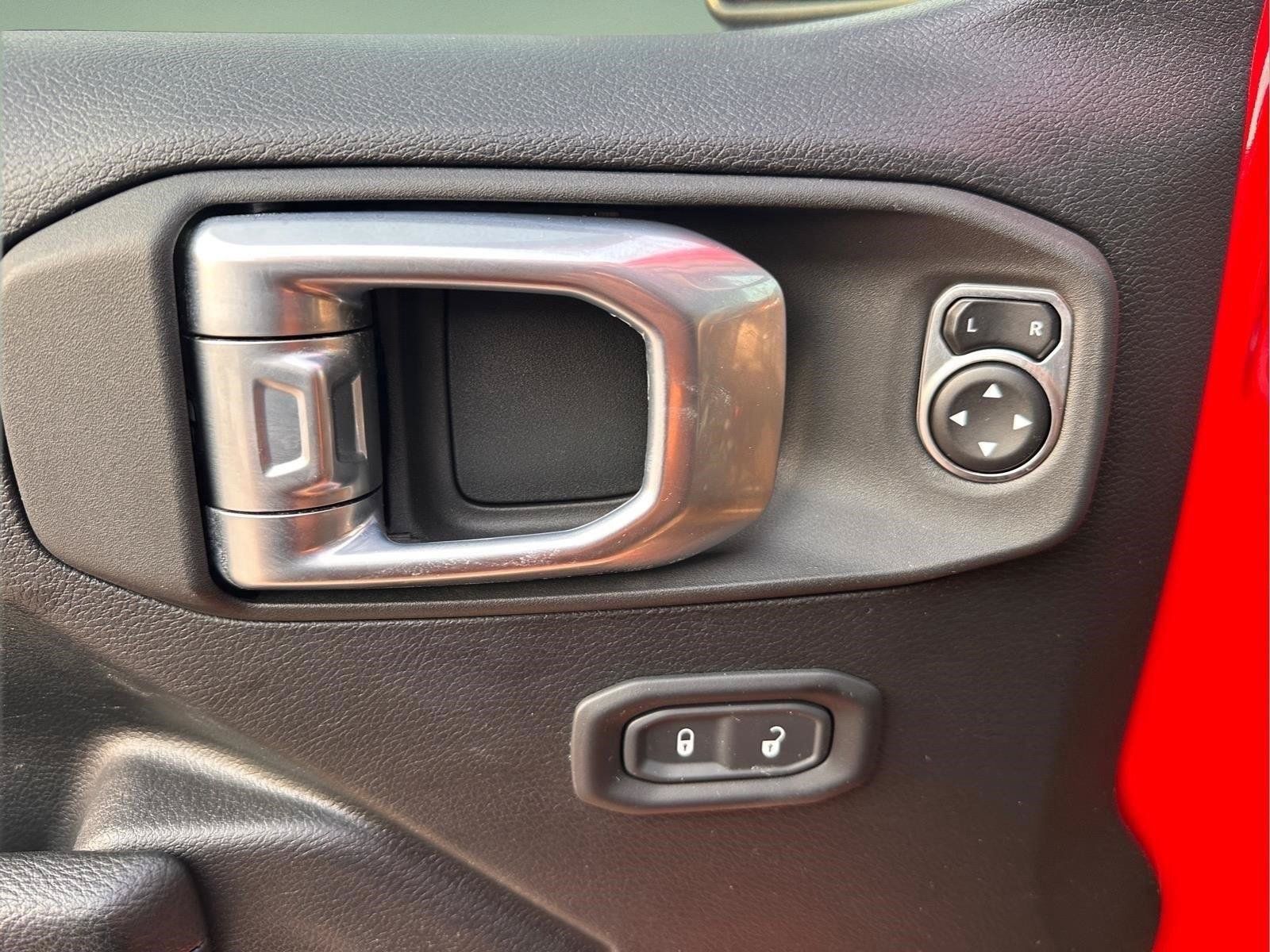 Used 2023 Jeep Wrangler Unlimited Rubicon w/ LED Lighting Group AWD/4WD image 19