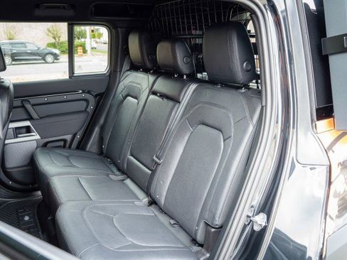 Used 2023 Land Rover Defender 110 S image 88