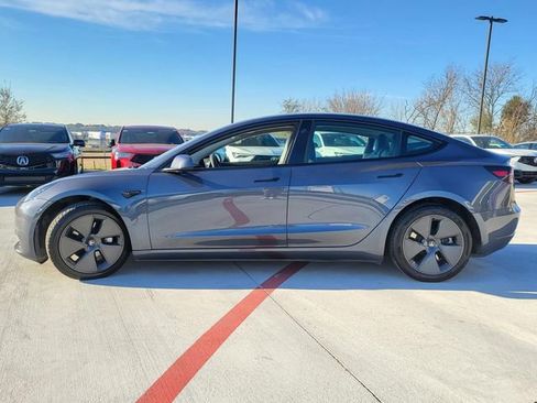 Used 2023 Tesla Model 3 Standard Range image 3