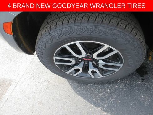Certified 2022 GMC Yukon AT4 AWD/4WD image 3