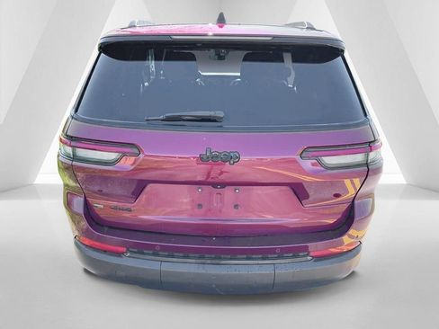 Used 2023 Jeep Grand Cherokee L Laredo image 6