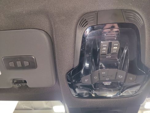 Used 2025 Alfa Romeo Tonale image 27