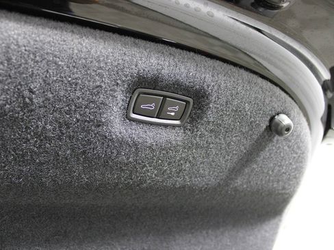 Used 2024 Audi e-tron GT Premium Plus image 38