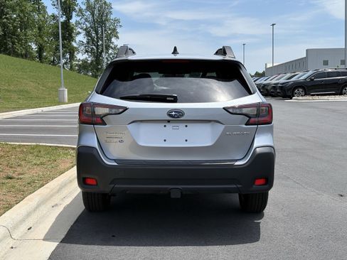 Certified 2025 Subaru Outback Premium w/ Popular Package #1A AWD/4WD image 10