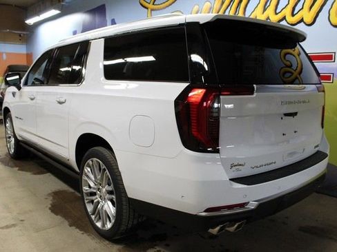 New 2026 GMC Yukon XL Denali w/ Denali Reserve Package AWD/4WD image 7