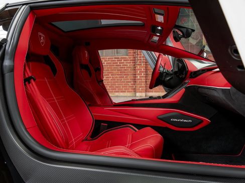 Used 2022 Lamborghini Aventador Countach image 8