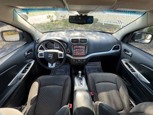 Used 2013 Dodge Journey SXT w/ Flexible Seating Group image 16